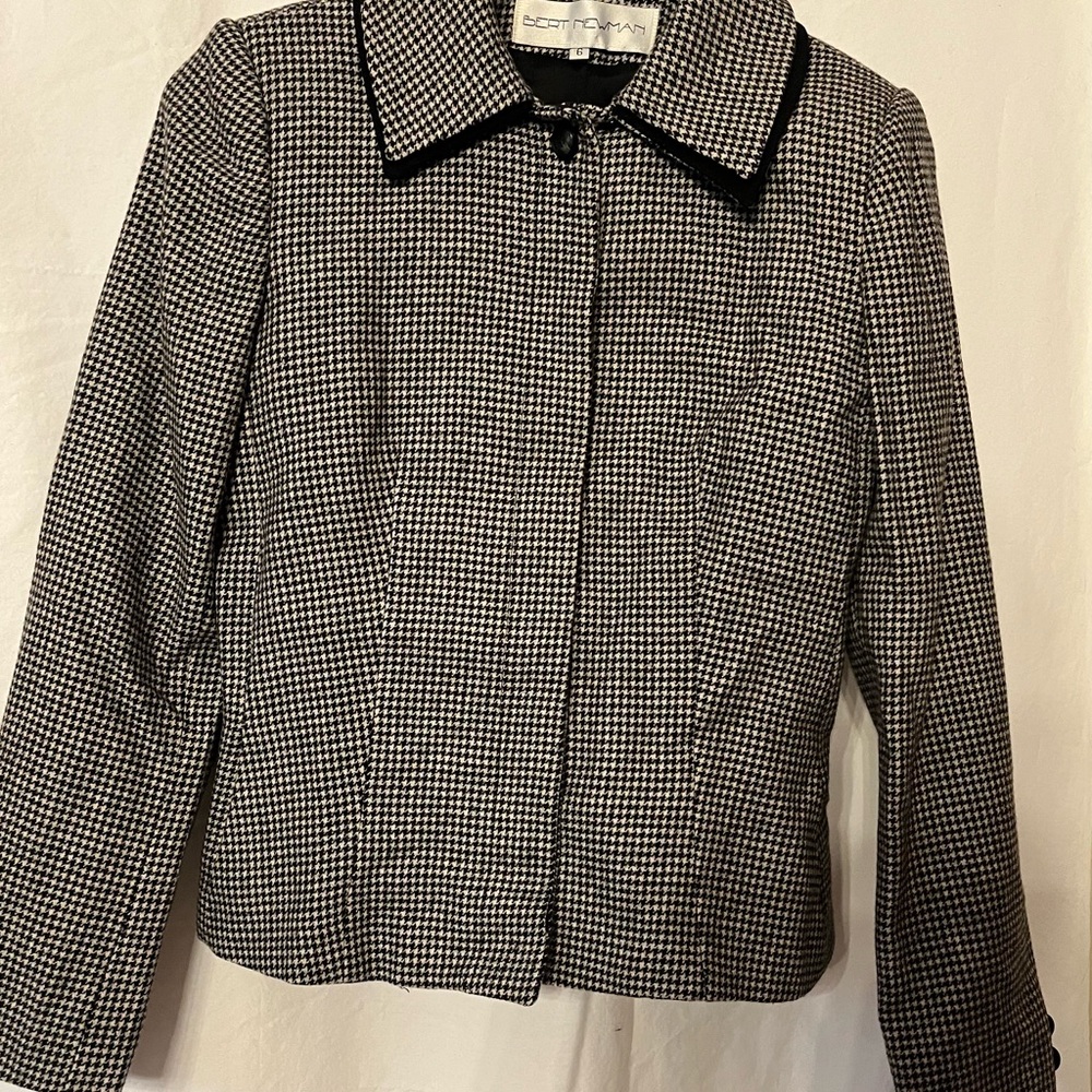 Bert Newman Black & White Houndstooth vintage Jacket & Matching Cape SZ 6